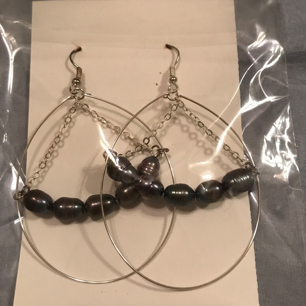 Earrings - Picture 6 of 8